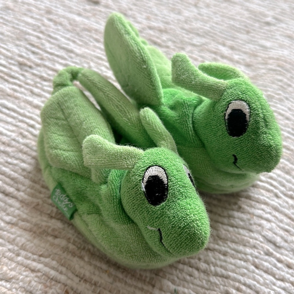 4size vintage  toddler, baby, cricket slippers, Teddy’s choice green